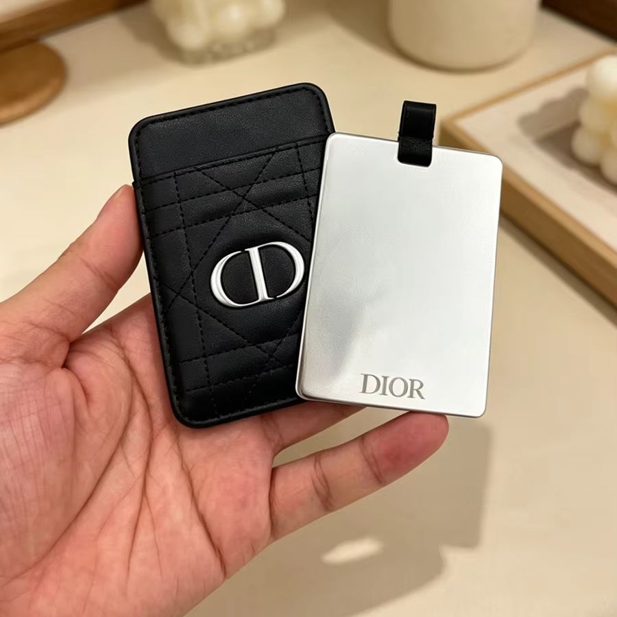 Dior Dior's Bag Multifunctione - Perfume Fine Fragrance recensie en prijs